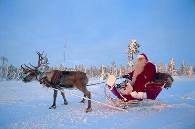 Santa-Claus-and-reindeer